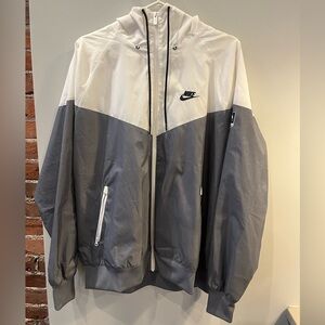 Nike Men's Two-Tone Windbreaker Jacket (Crowbush Golf Logo on sleeve)